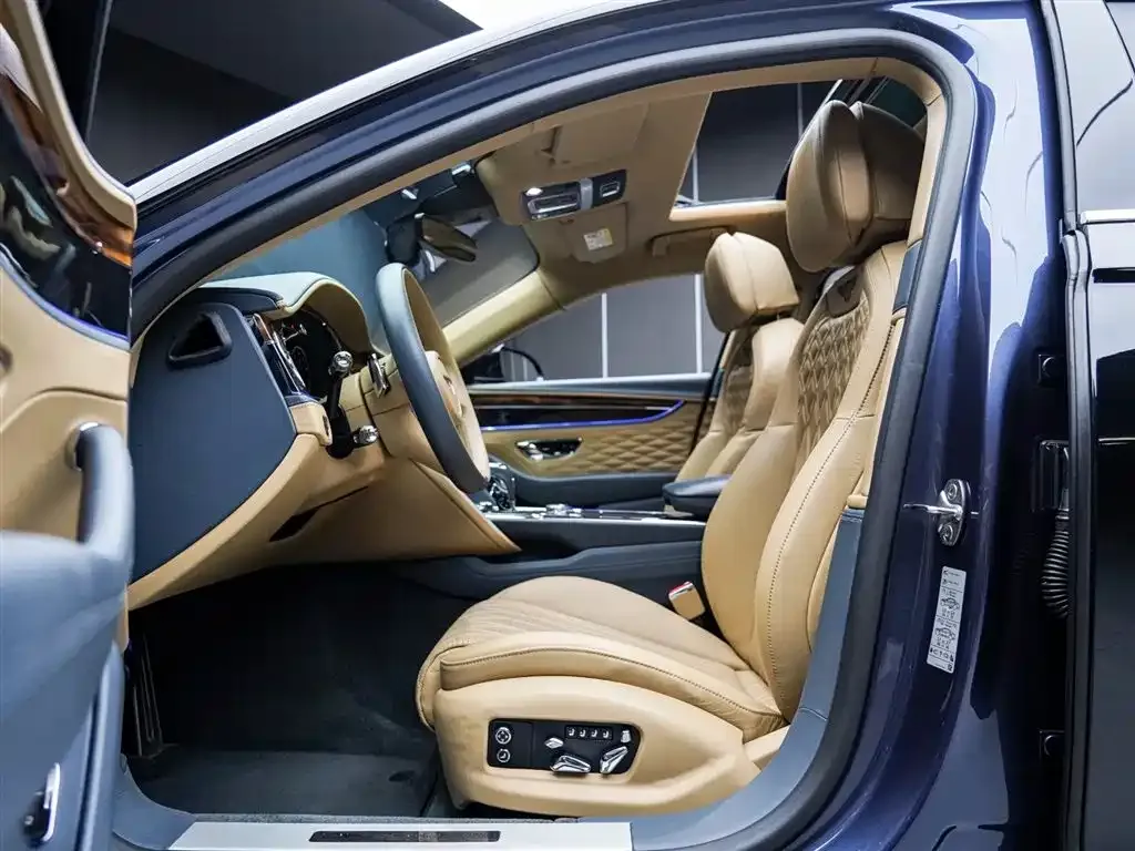 Bentley Flying Spur — фото 6