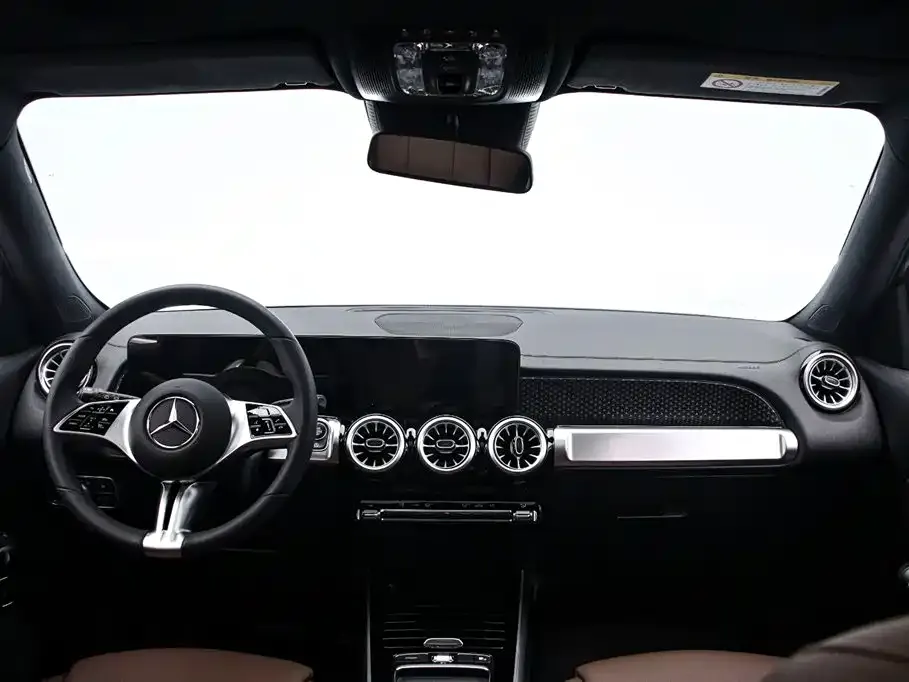 Mercedes-Benz GLB — фото 6