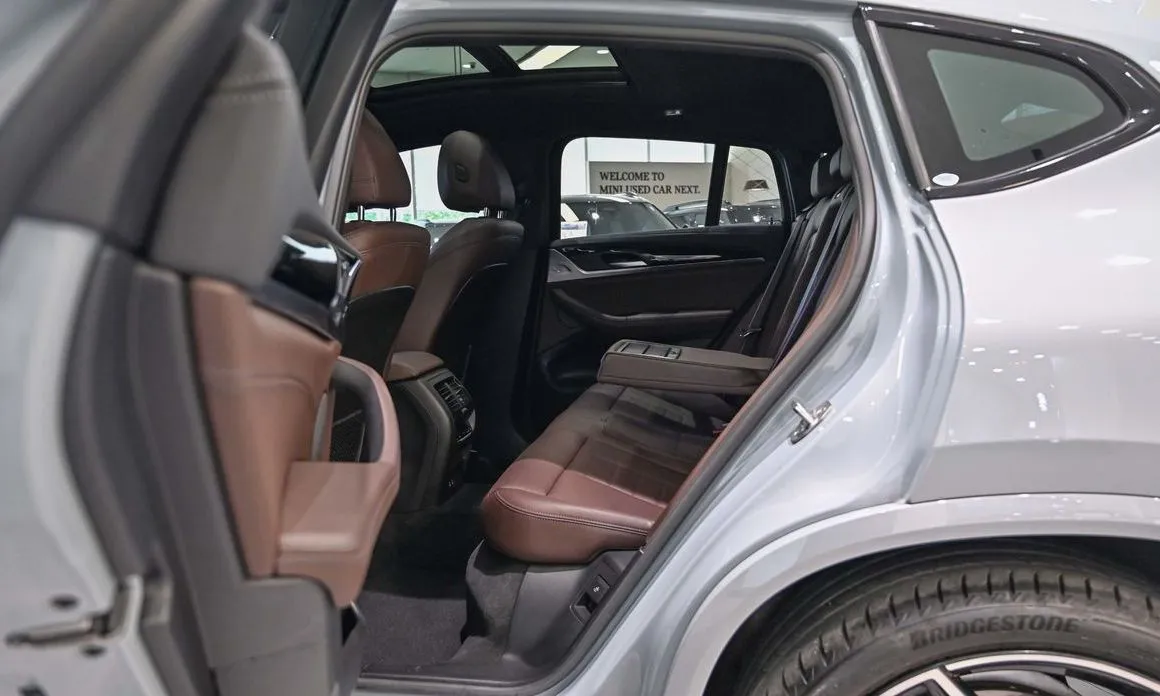 BMW X4 2023 из KR, фото 4