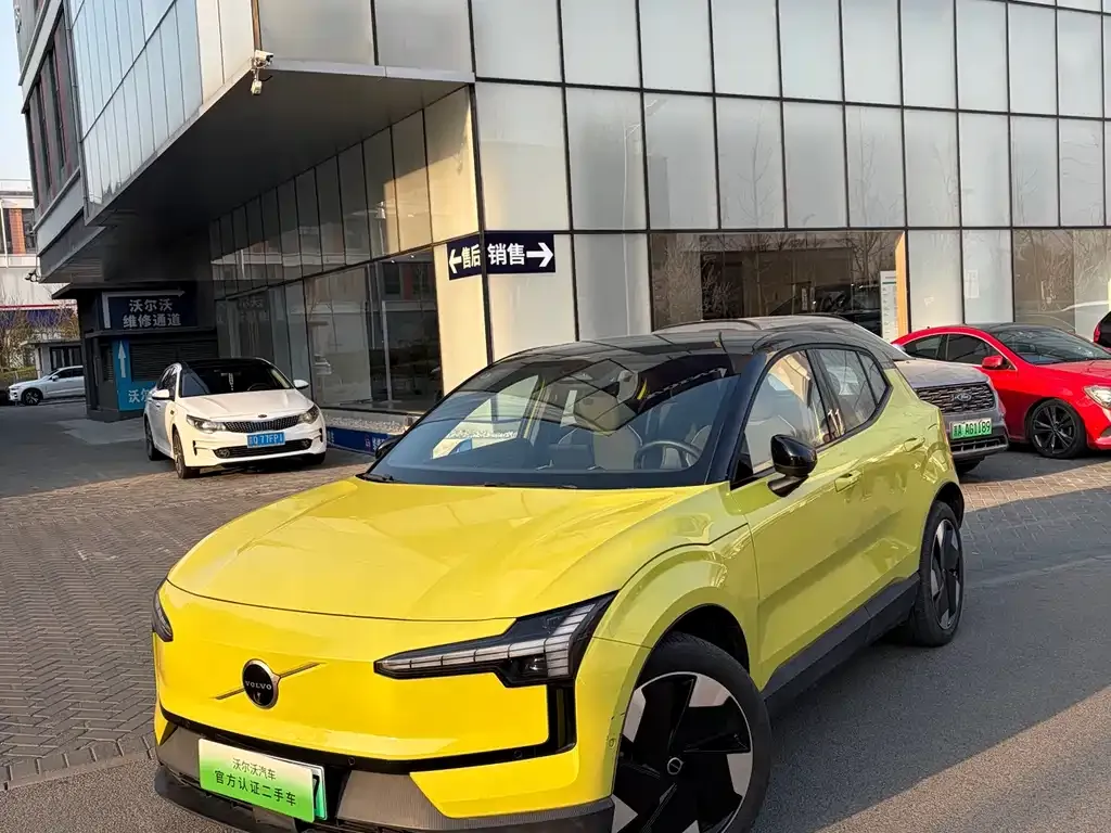 Volvo EX30
