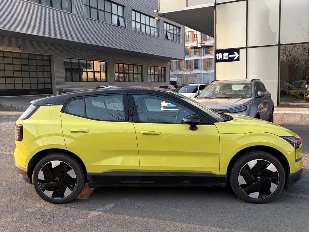Volvo EX30 2024 из CN, фото 7