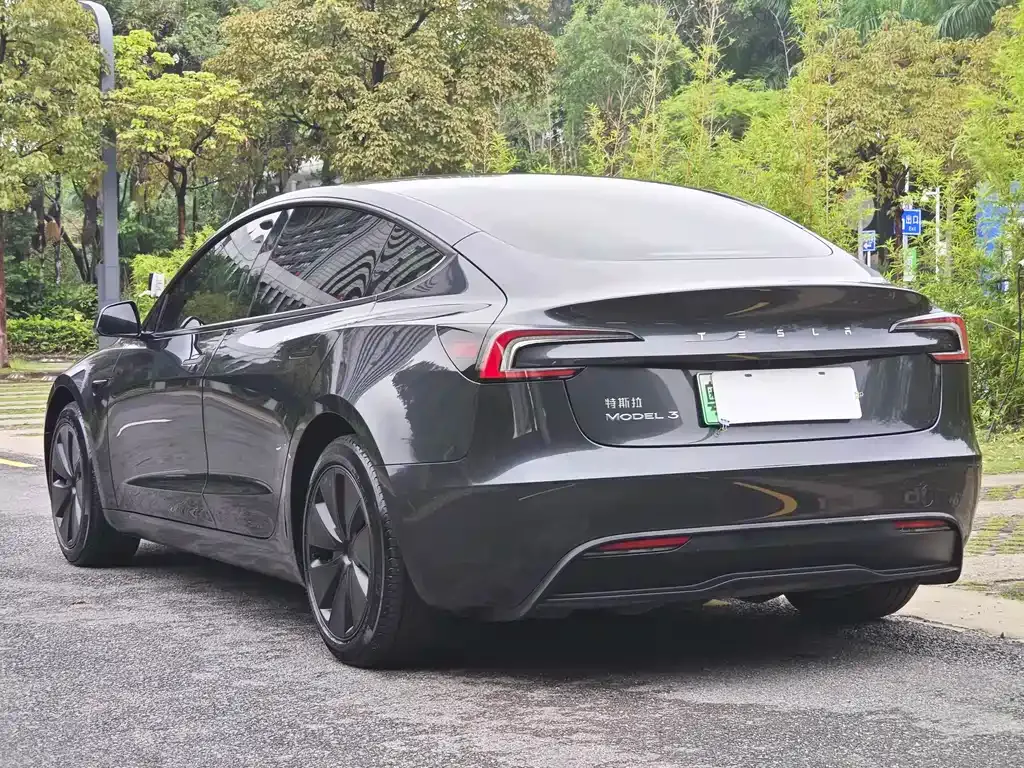 Tesla Model 3 — фото 8