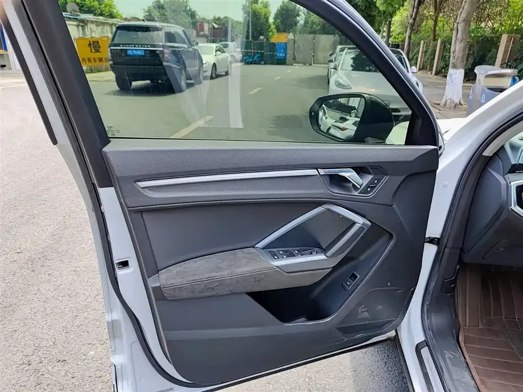 Audi Q3 Sportback — фото 6