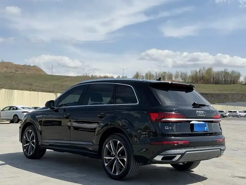 Audi Q7 — фото 2