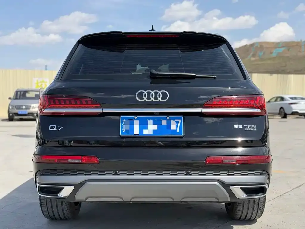 Audi Q7 — фото 5