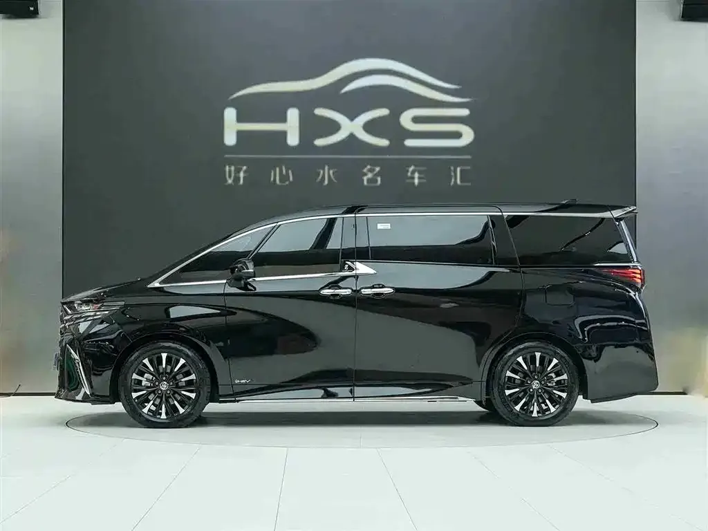 Toyota Alphard — фото 4