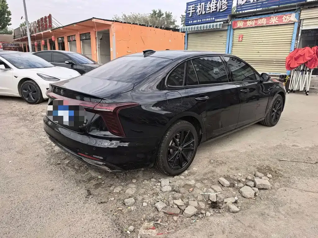 Hongqi H5 — фото 10