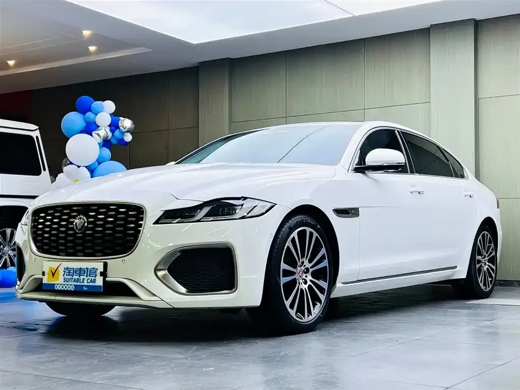Jaguar XFL — фото 1