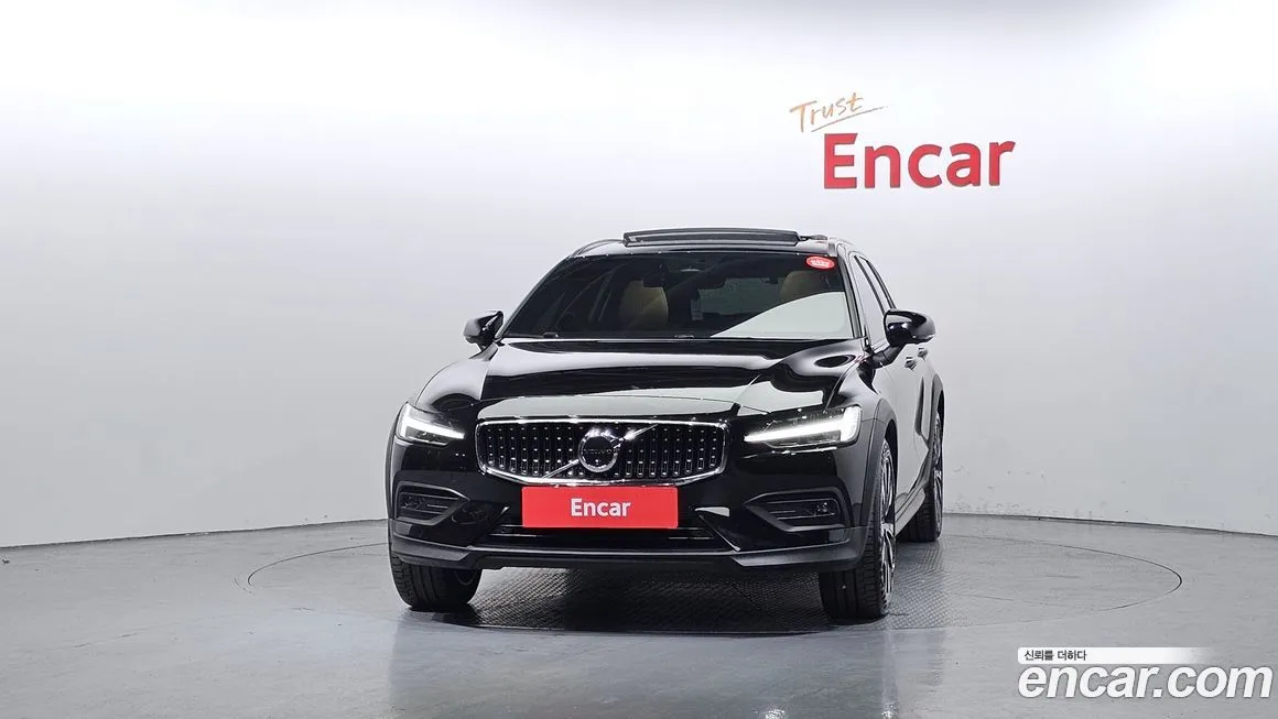 Volvo V60 2025 из KR, фото 2