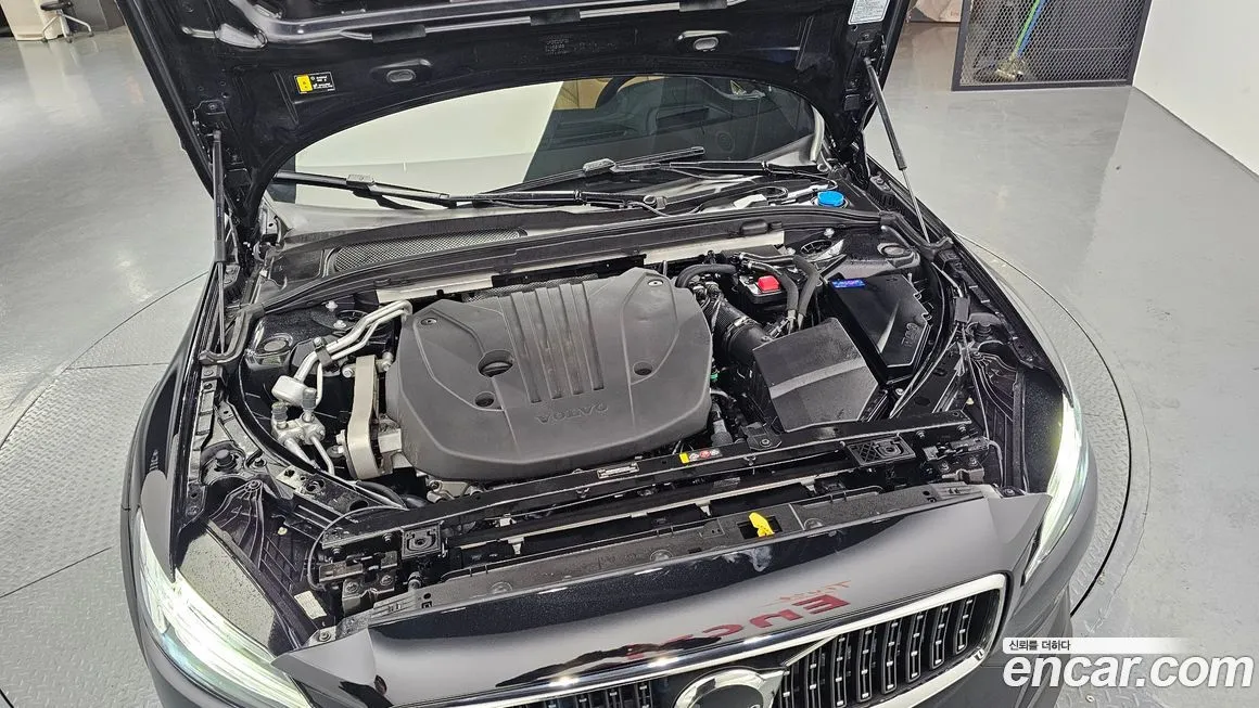 Volvo V60 2025 из KR, фото 6