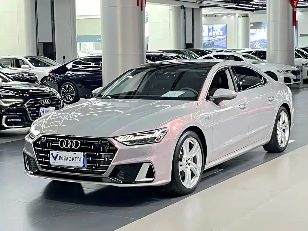 Audi A7L — фото 1