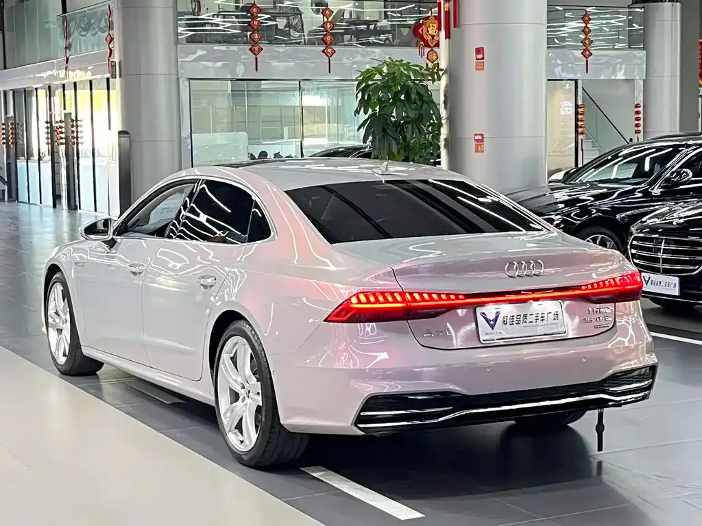Audi A7L — фото 9