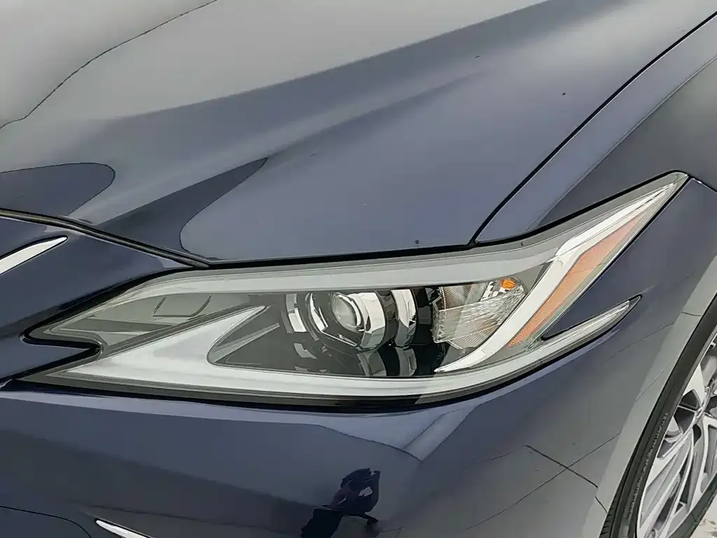 Lexus ES — фото 9