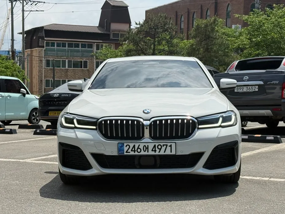 BMW 5-Series 2023 из KR, фото 1