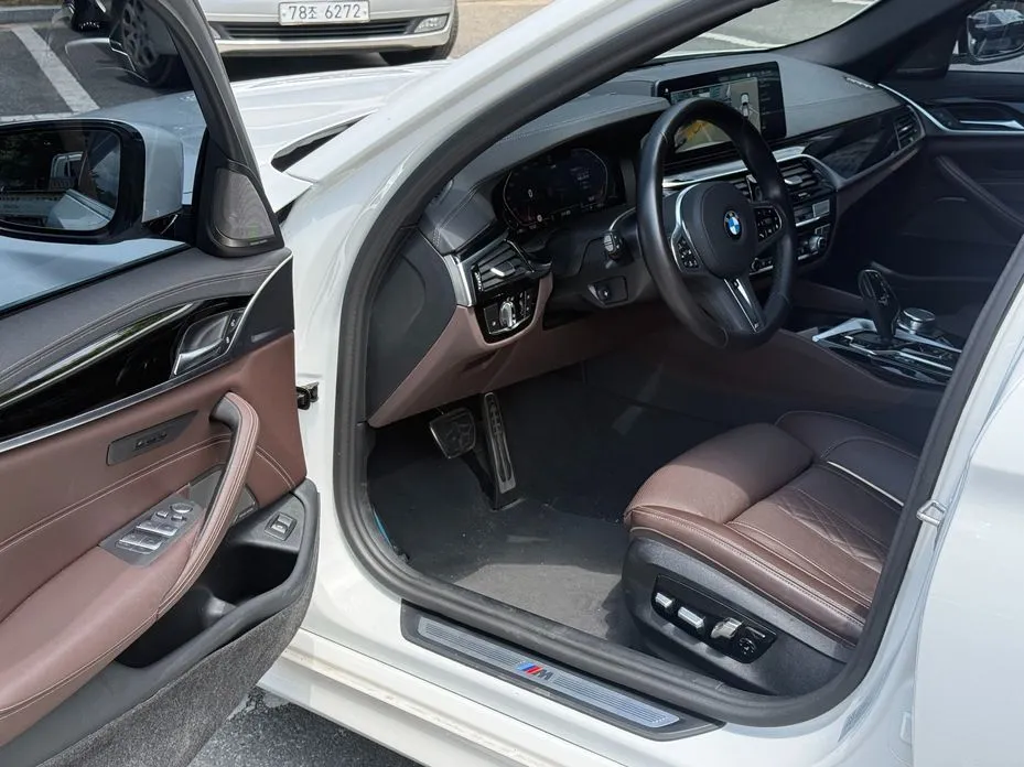 BMW 5-Series 2023 из KR, фото 10