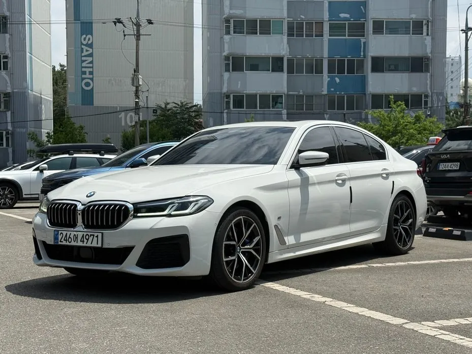BMW 5-Series 2023 из KR, фото 9