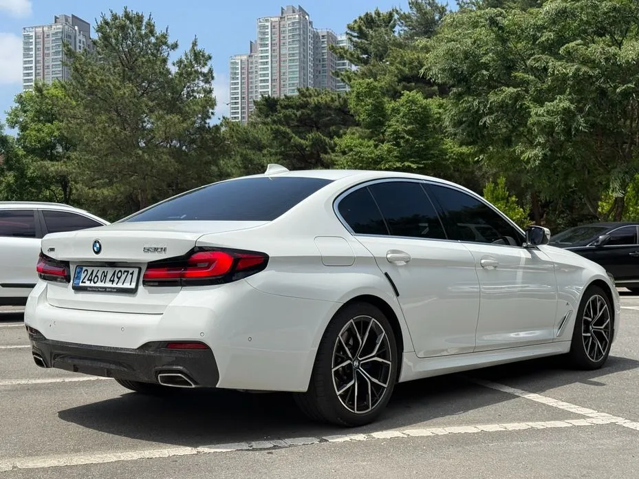 BMW 5-Series 2023 из KR, фото 7
