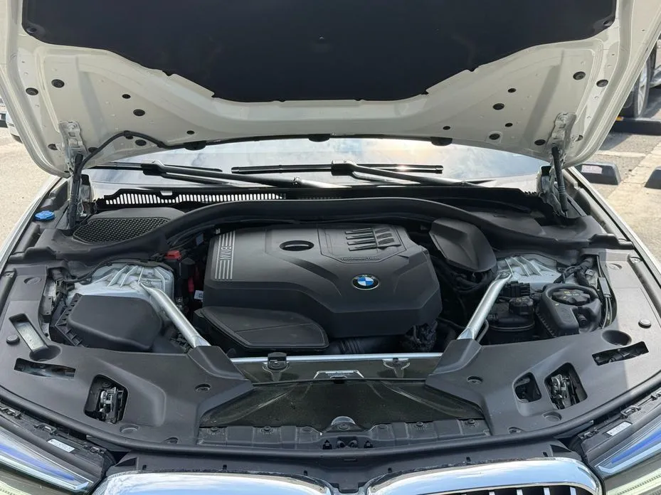 BMW 5-Series 2023 из KR, фото 3