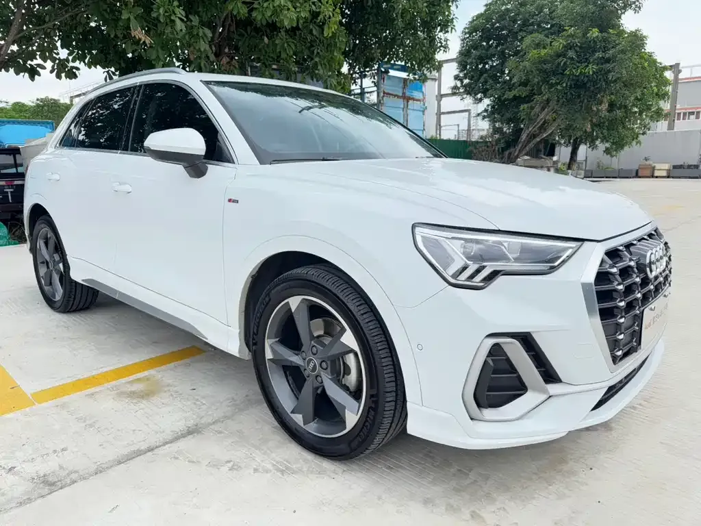 Audi Q3 — фото 10