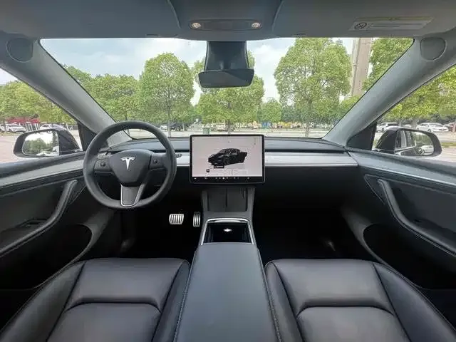 Tesla Model Y — фото 2