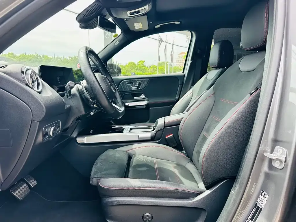 Mercedes-Benz GLB AMG — фото 2
