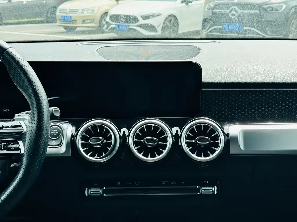 Mercedes-Benz GLB AMG — фото 4