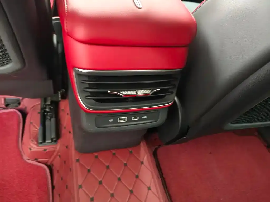 Hongqi HS3 2024 из CN, фото 2