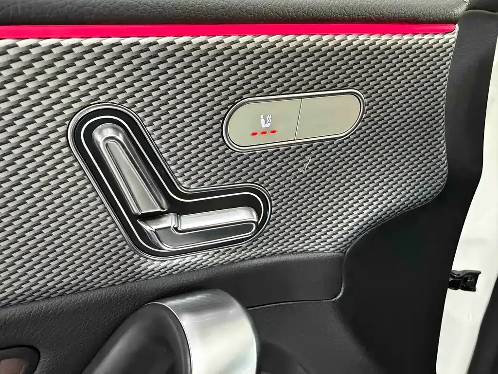 Mercedes-Benz A-Class — фото 10