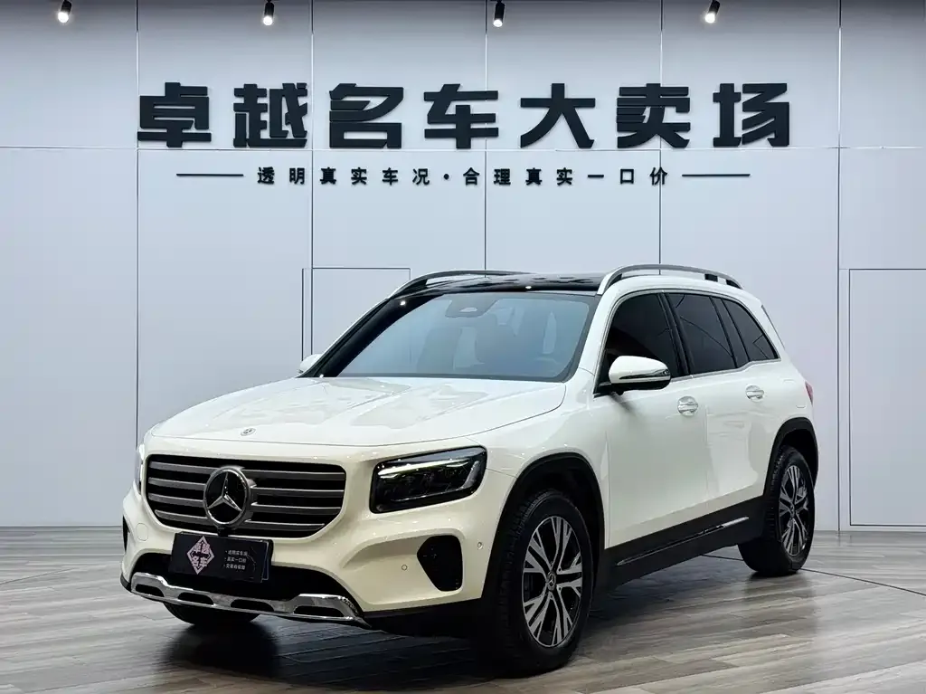 Mercedes-Benz GLB — фото 1