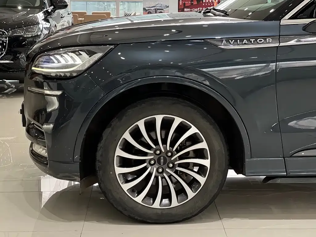 Lincoln Aviator — фото 4