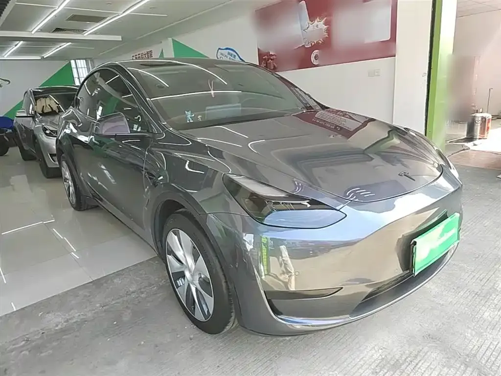 Tesla Model Y — фото 3