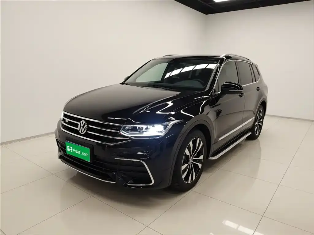 Volkswagen Tiguan L — фото 10