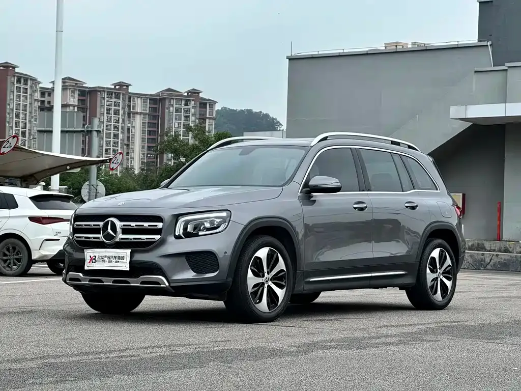 Mercedes-Benz GLB — фото 1