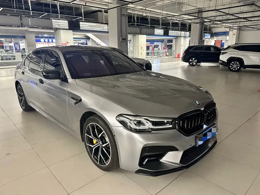 BMW 5 Series — фото 5