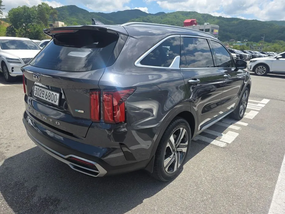Kia Sorento — фото 9