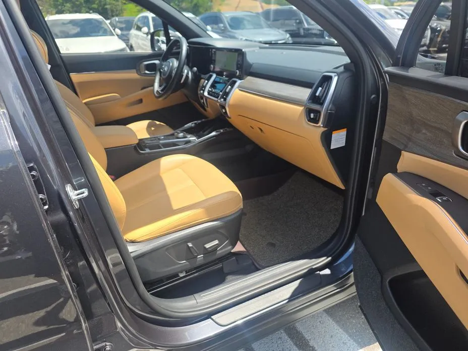 Kia Sorento — фото 5