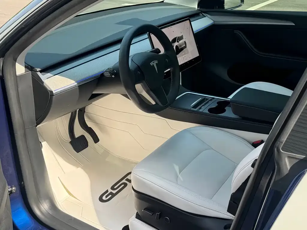 Tesla Model Y — фото 8