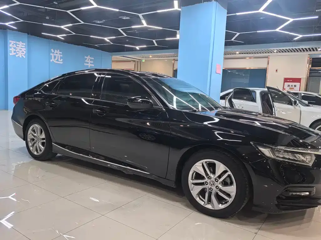 Honda Accord — фото 3