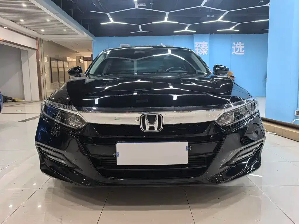 Honda Accord — фото 8