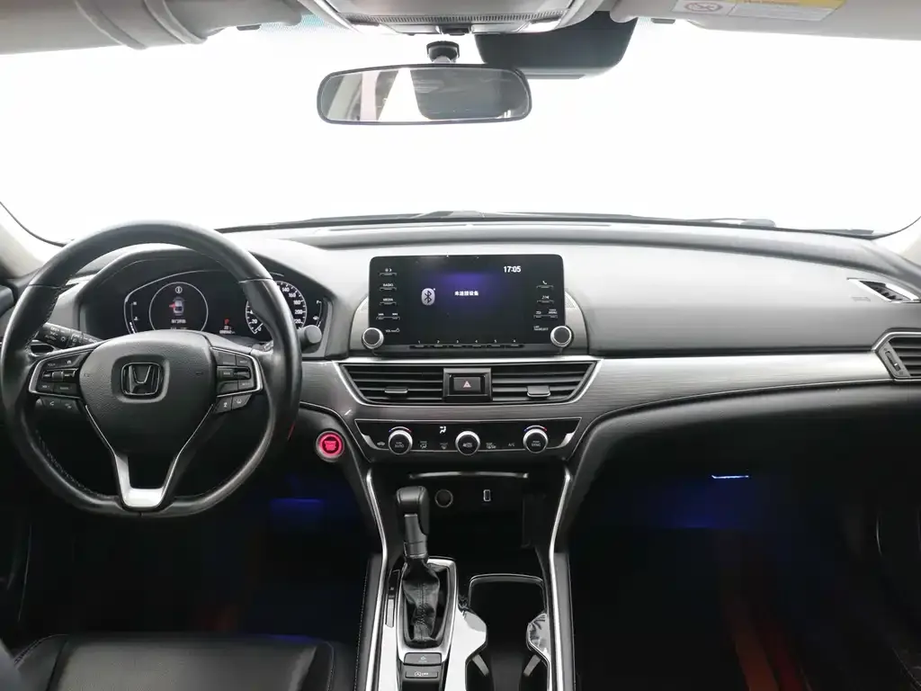 Honda Accord — фото 9