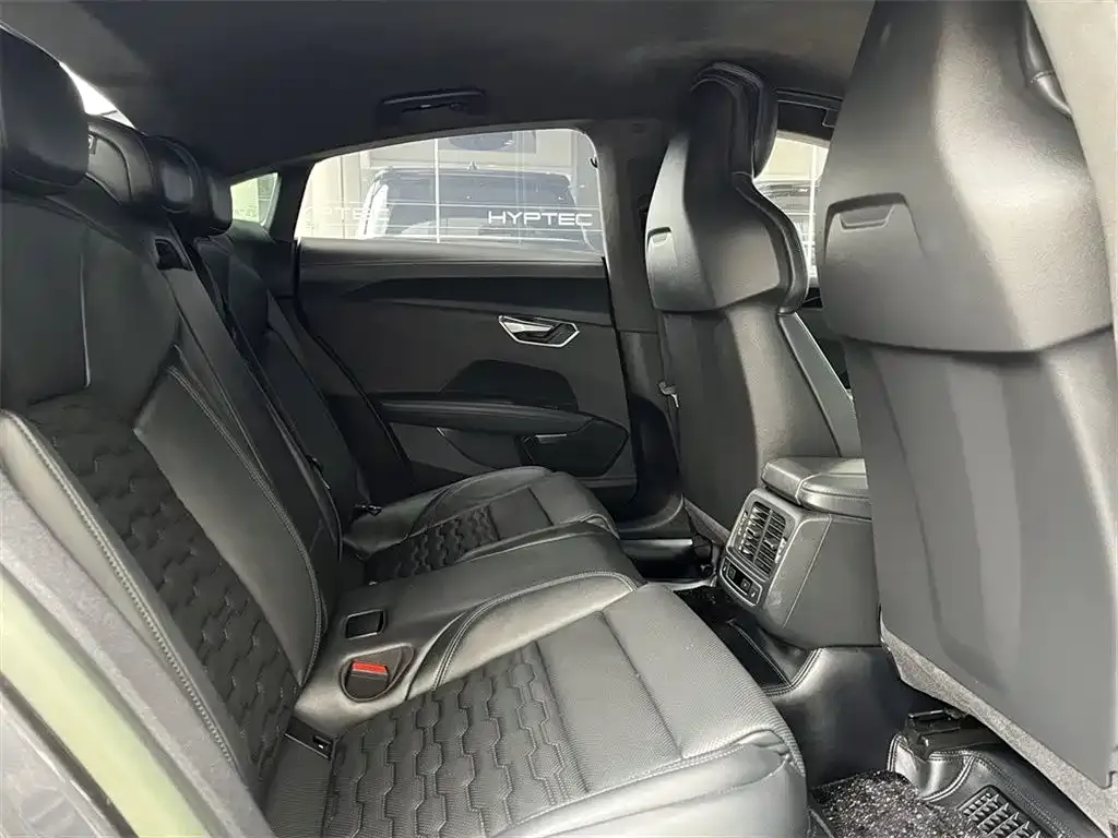 Audi e-tron GT 2025 из CN, фото 7