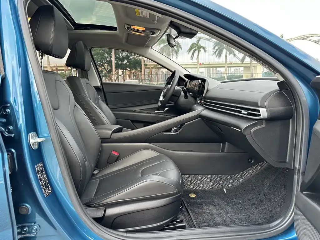 Hyundai Elantra — фото 6