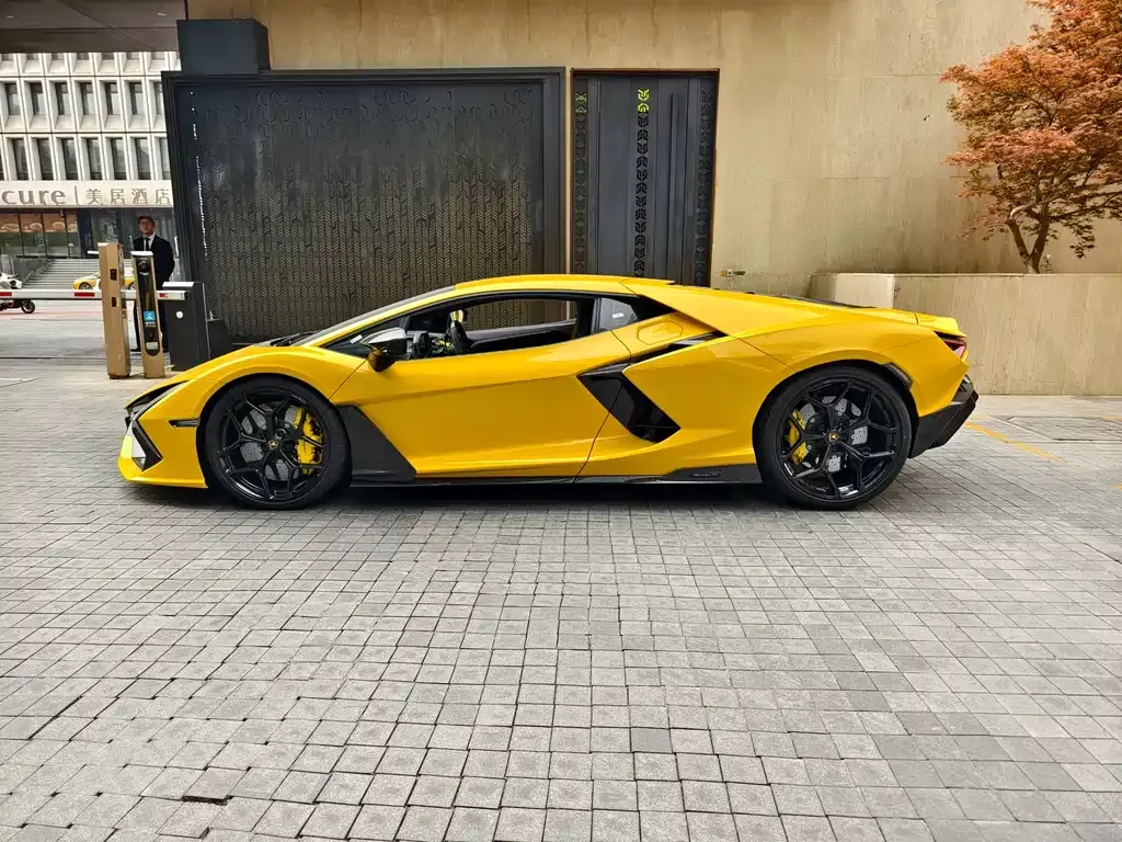 Lamborghini Revuelto 2025 из CN, фото 10