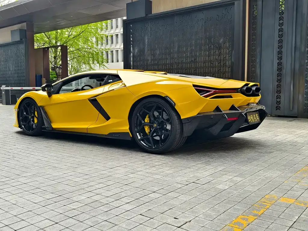 Lamborghini Revuelto 2025 из CN, фото 9