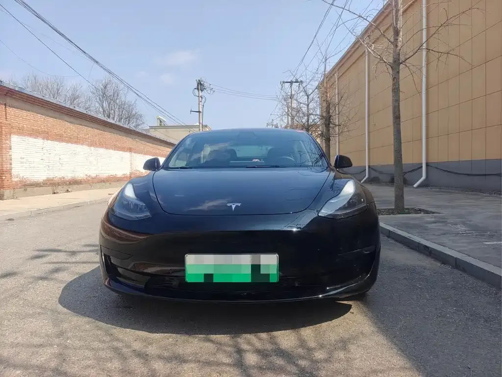 Tesla Model 3 — фото 3