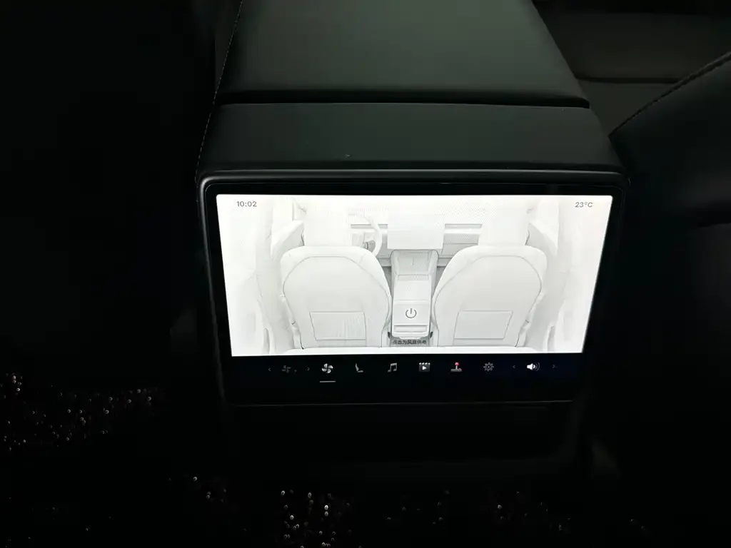 Tesla Model 3 — фото 2