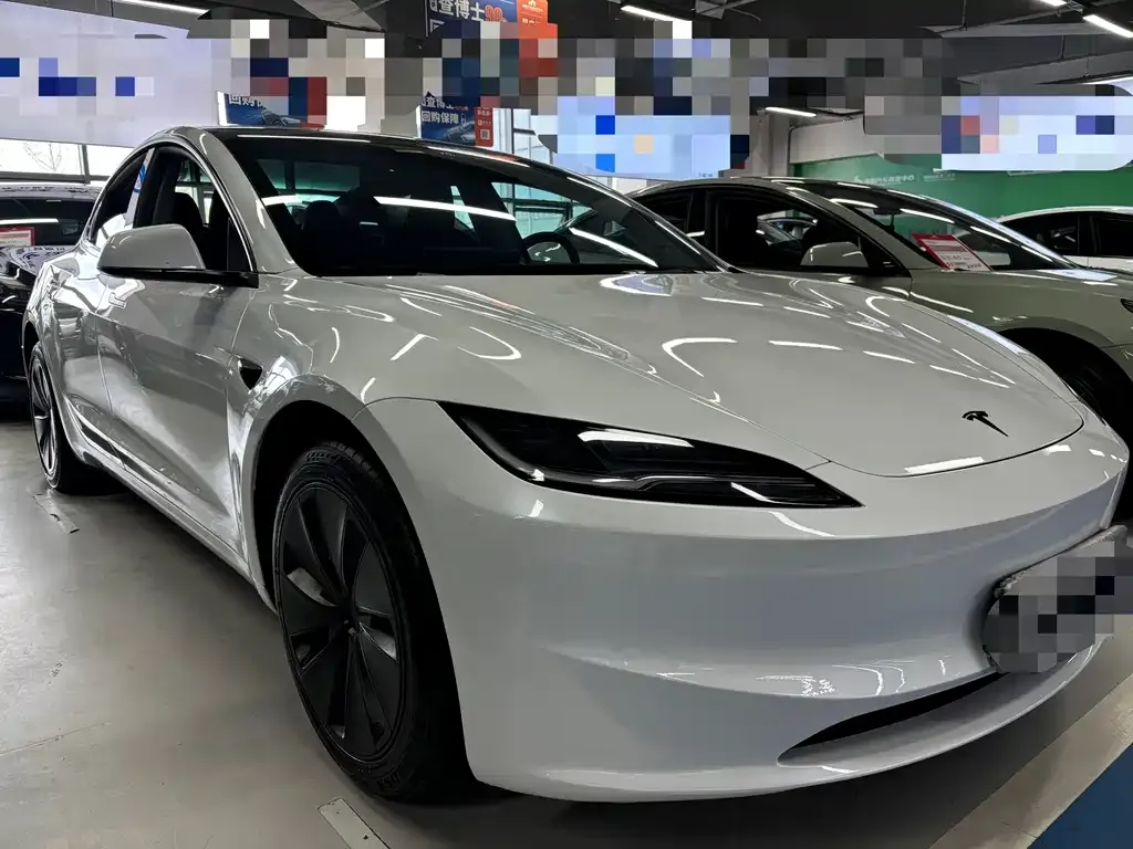 Tesla Model 3 — фото 3