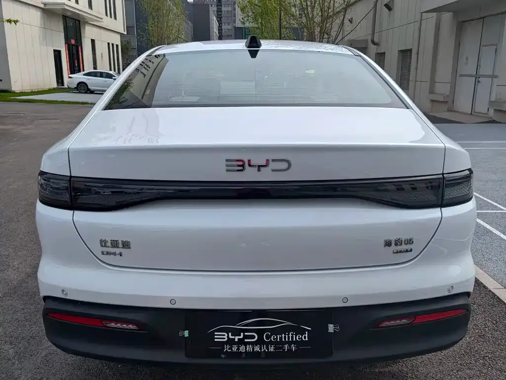 BYD Seal 05 DM-i — фото 8