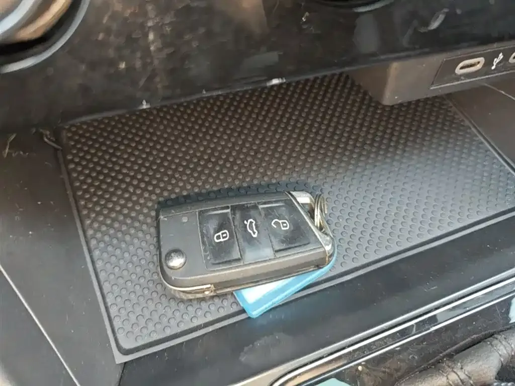 Volkswagen Bora 2024 из CN, фото 7