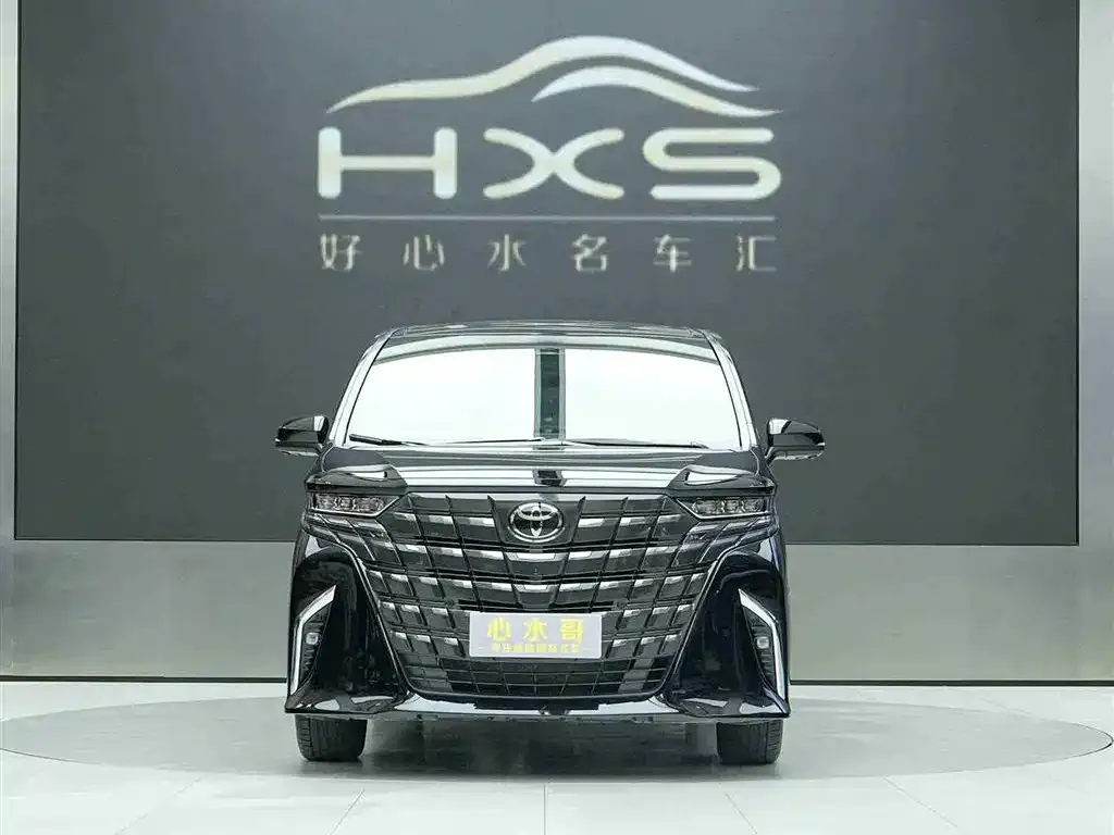 Toyota Alphard — фото 2